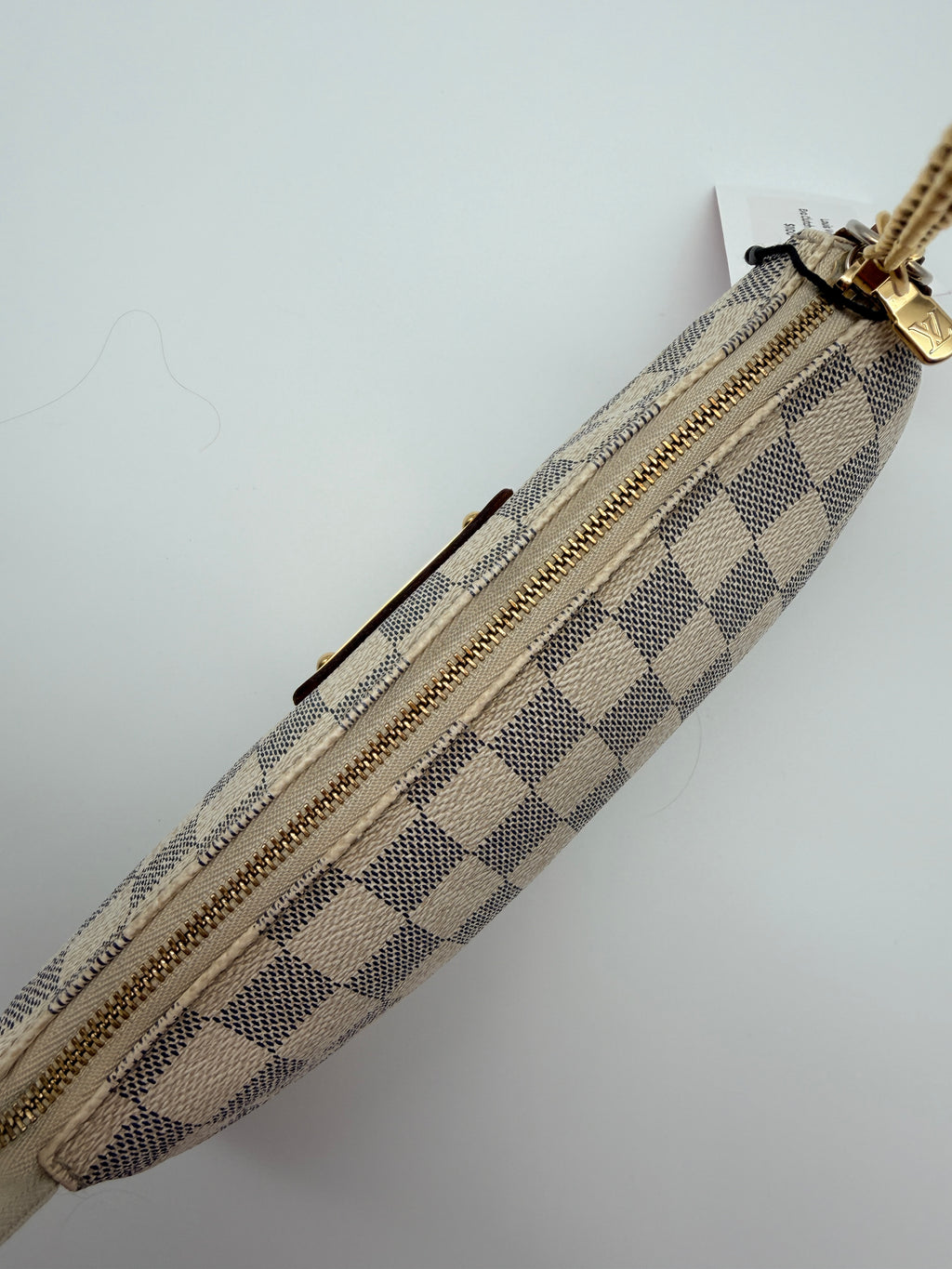 ExaLouis Vuitton Damier Azur Eva Clutch