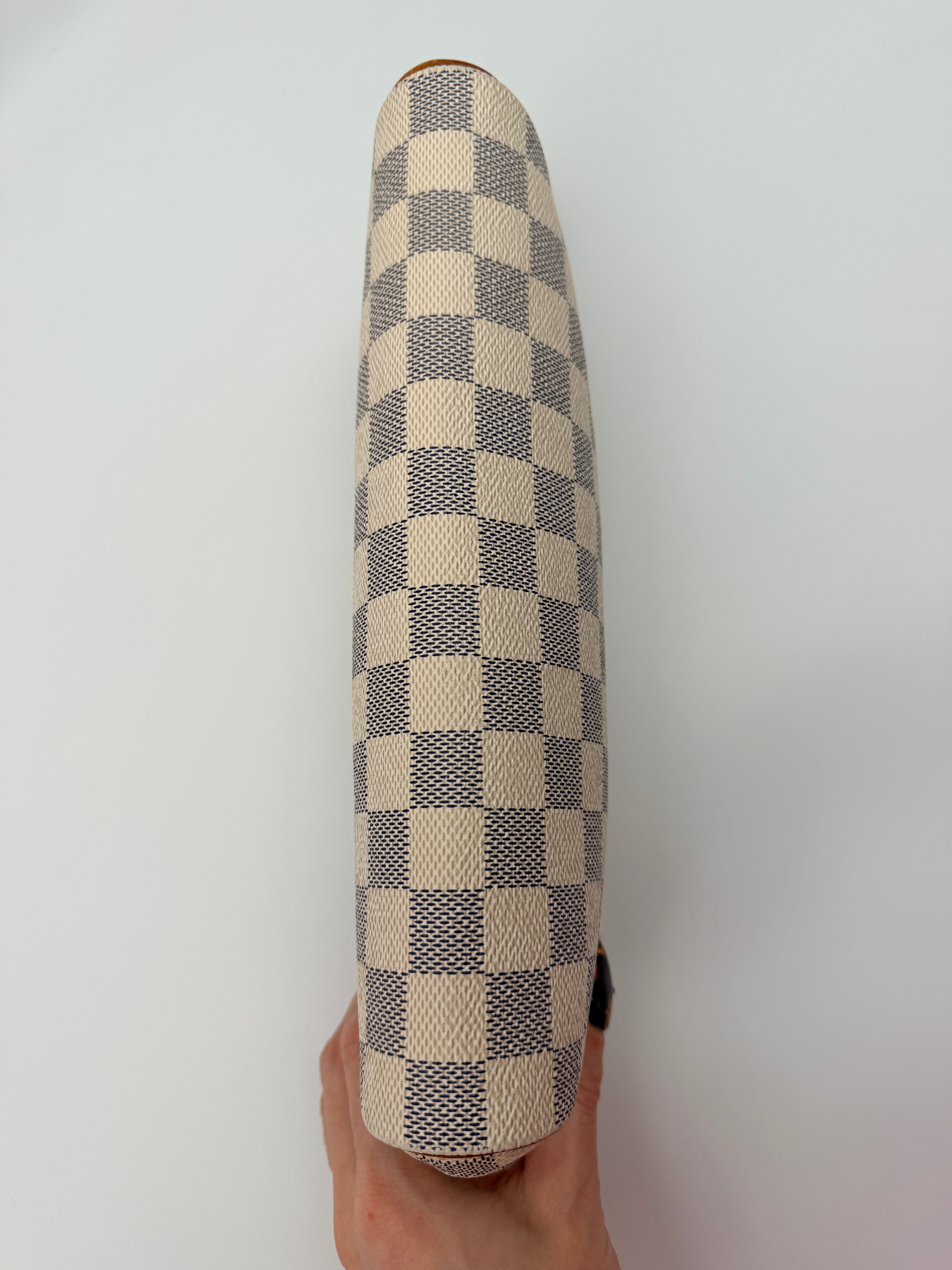 ExaLouis Vuitton Damier Azur Eva Clutch