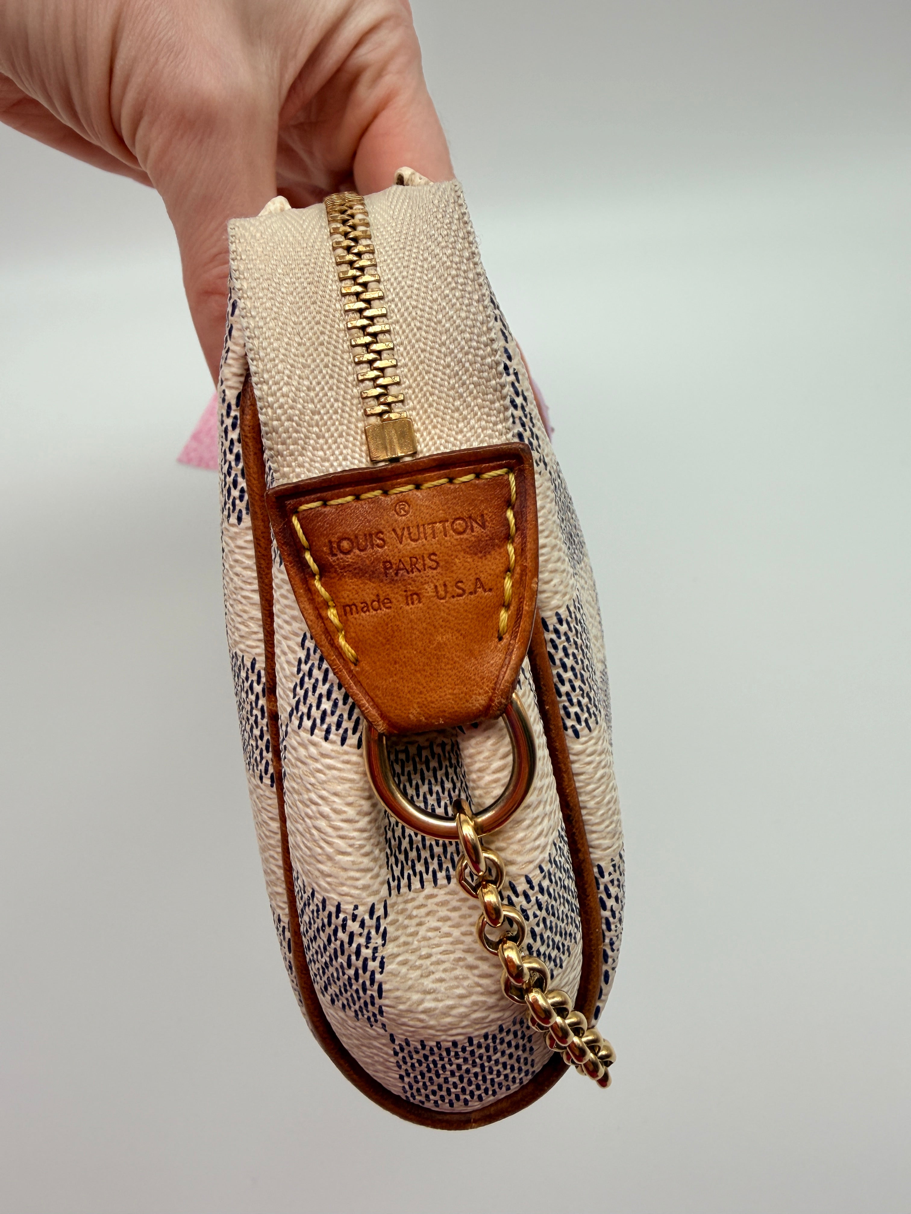 ExaLouis Vuitton Damier Azur Eva Clutch